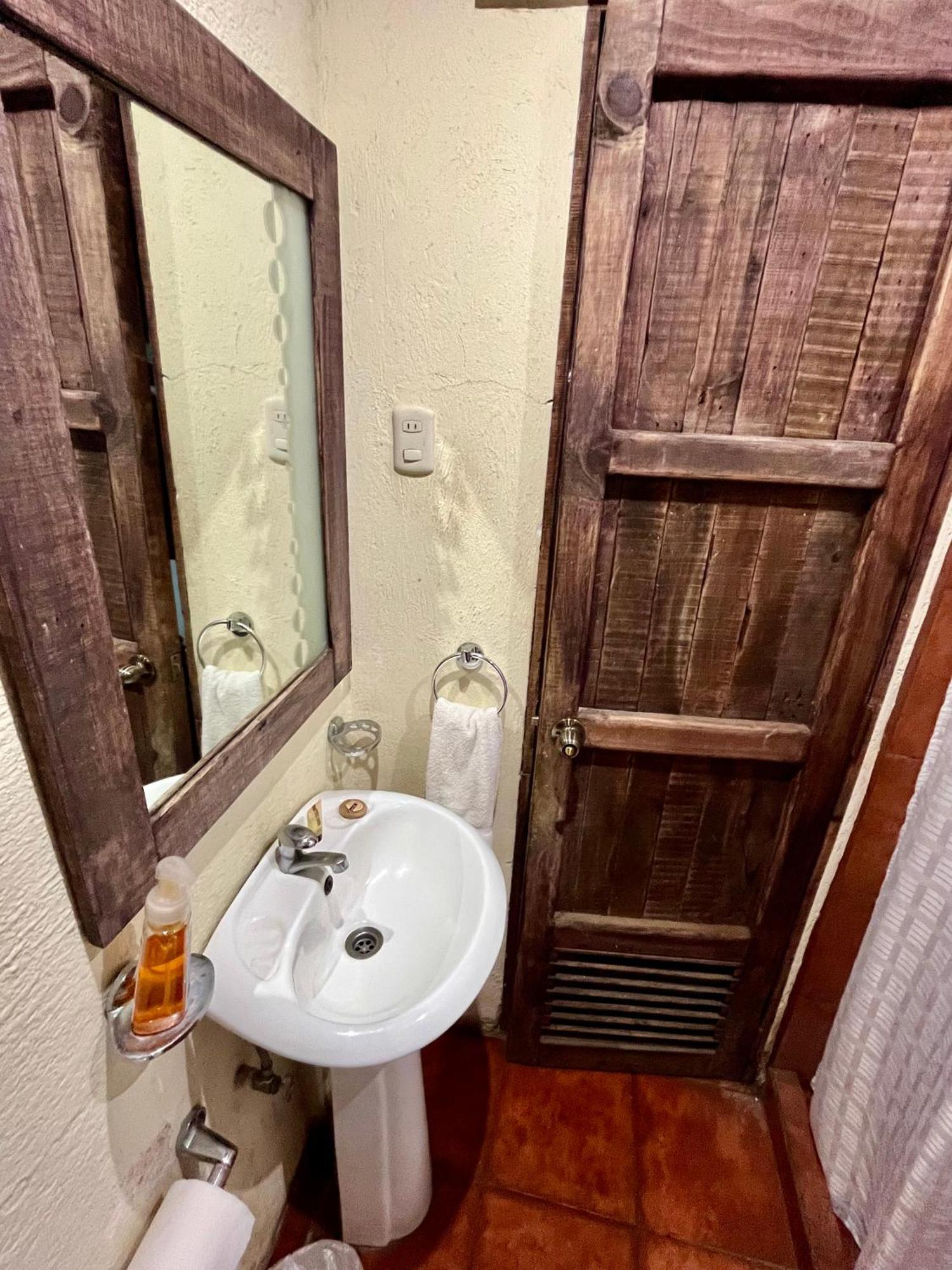 Hostal Antigueeno Антигуа-Гватемала Экстерьер фото